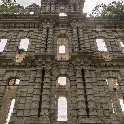 Columns façade