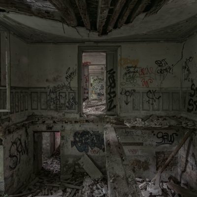 Suspended living room