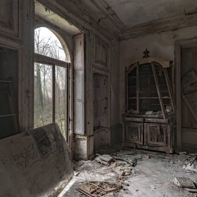 Window and dish cabinet